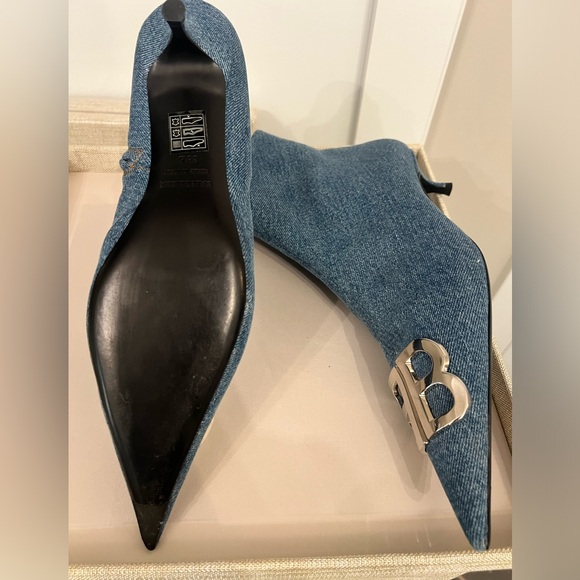Balenciaga pointed toe denim ankle boots - pristine condition size 9 (39) - Picture 2 of 4